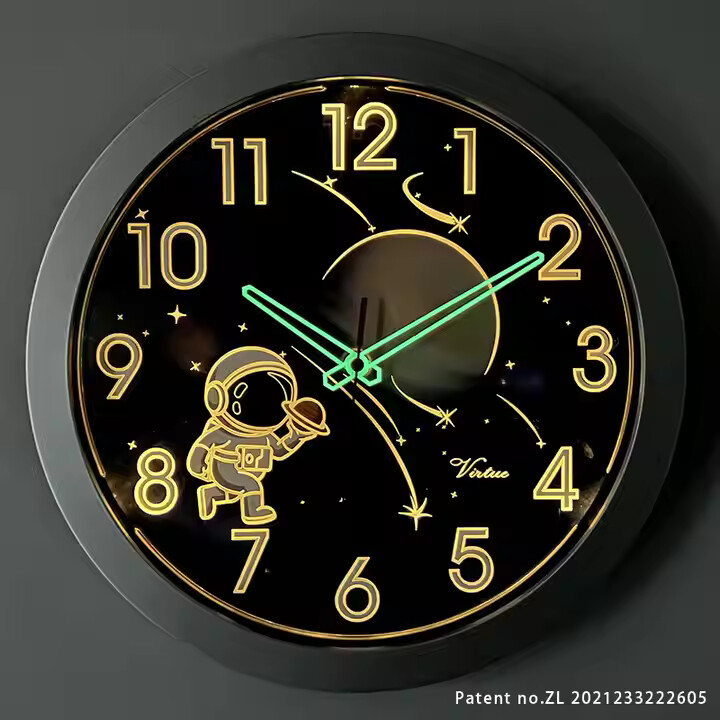 Astronaut LED night light wall clock